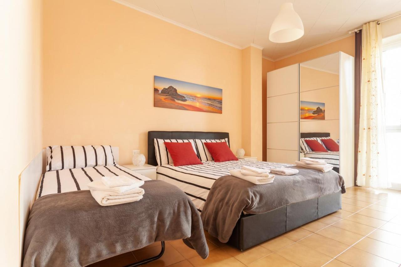 Duomo 15 Minuti Hotel Milánó Kültér fotó