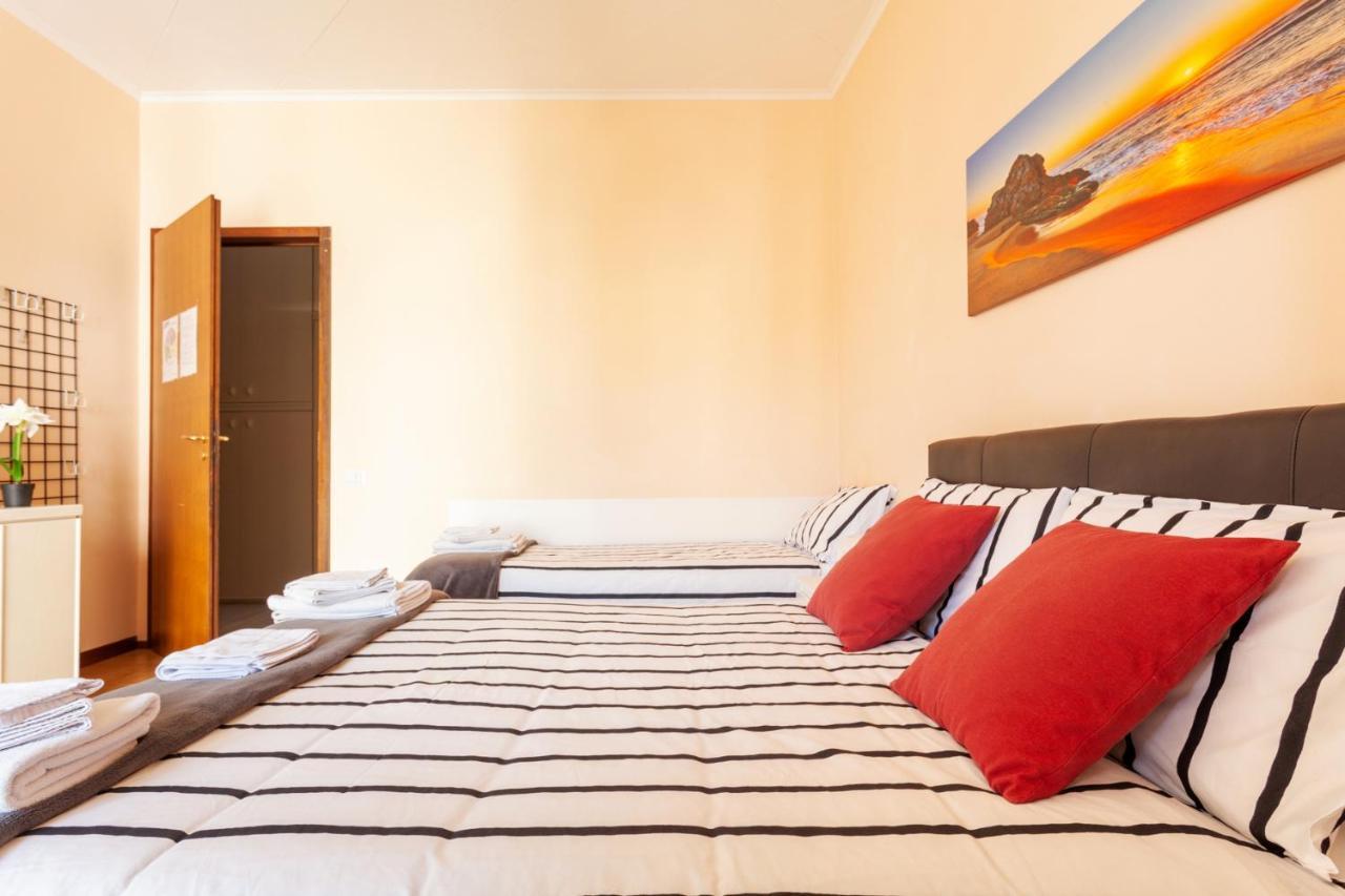 Duomo 15 Minuti Hotel Milánó Kültér fotó